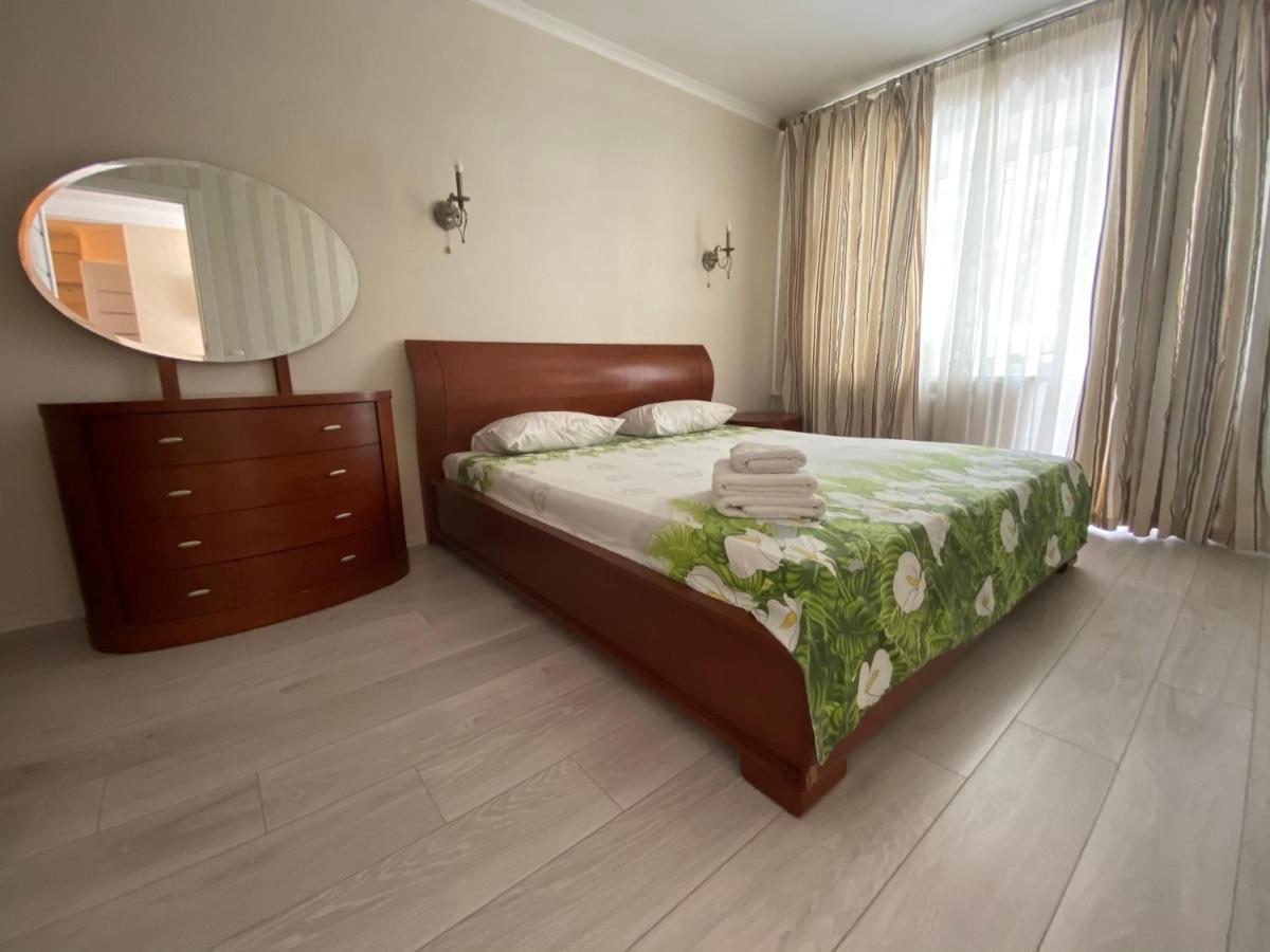 Apartment On Prospiekt Pobiedy 18 Kiev Luaran gambar
